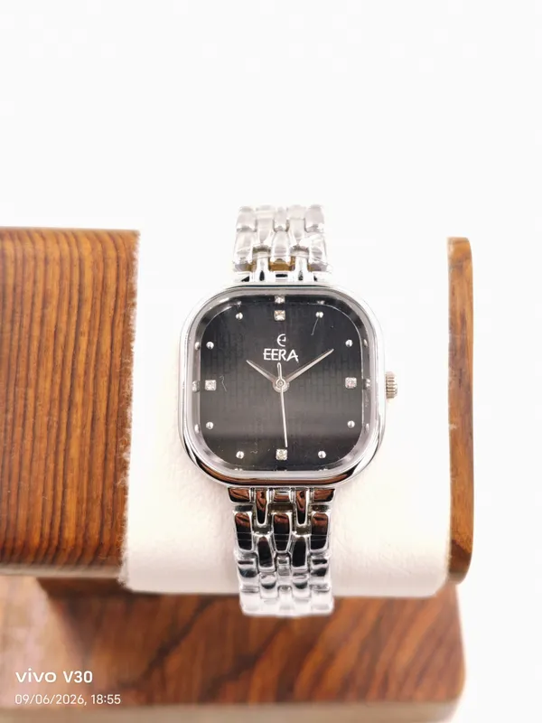 Silver_Classic_Metal_Analog_Watch_For_Women