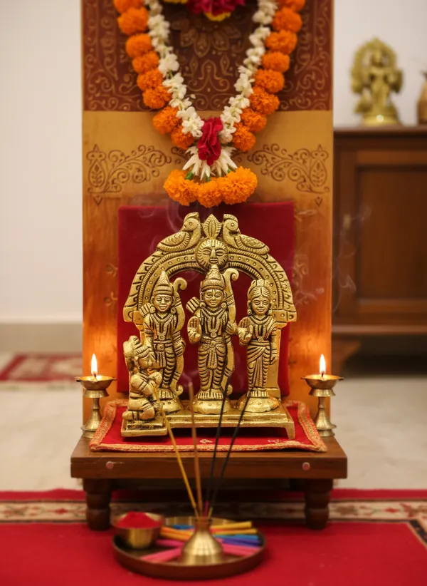 Gold_Tone_Traditional_Ram_Darbar_Idol_Figurine