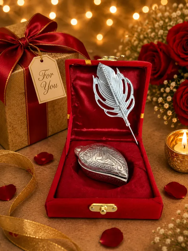 Silver_Tone_Leaf_Bookmark_And_Ornate_Trinket_Box_Set