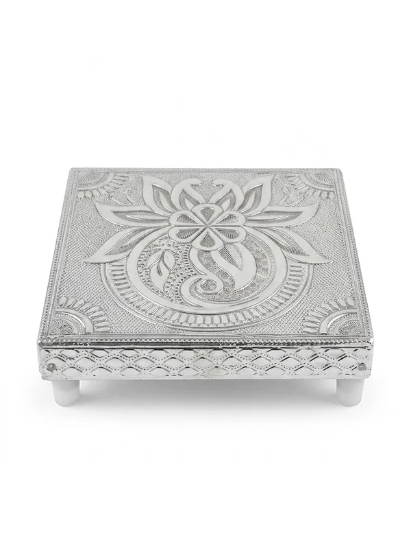 Silver_Traditional_Floral_Embossed_Decorative_Chowki