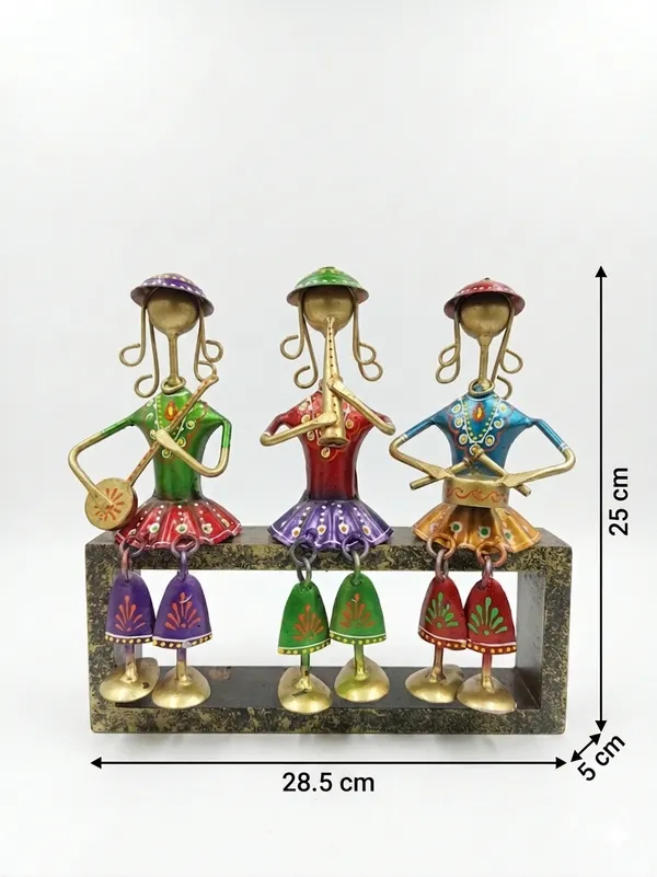 Metal_Folk_Art_Musical_Figurine_Display