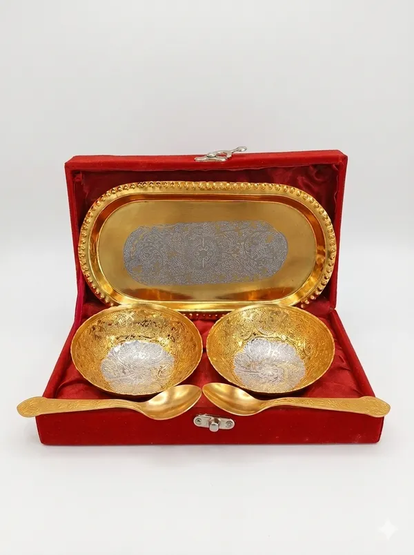 Gold_Finish_Traditional_Pattern_Serving_Set