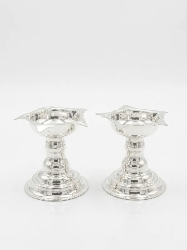 Deepam_Stand_2pc_Set_(Pack_of_1)_-_Pure_German_Silver