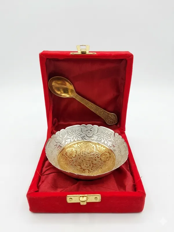 Metal_Floral_Engraved_Bowl_And_Spoon_Set
