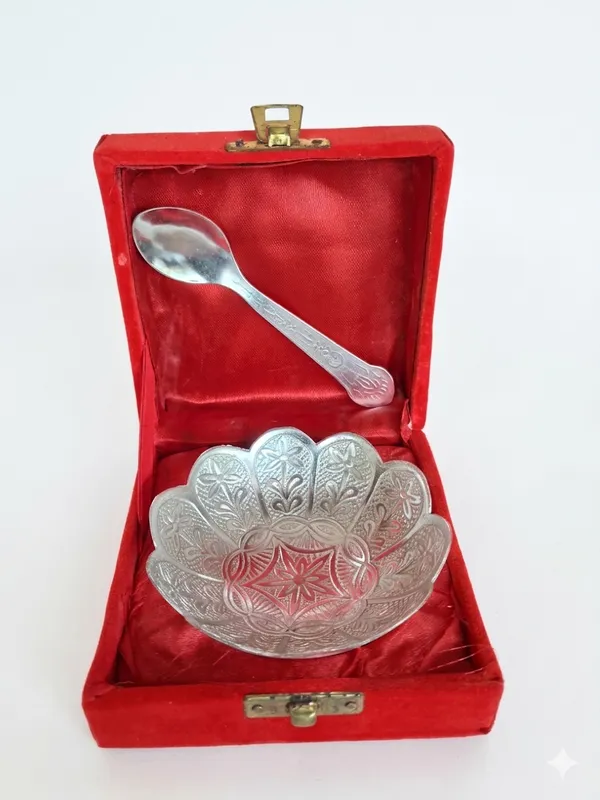 Silver-Tone_Floral_Embossed_Decorative_Bowl_With_Spoon