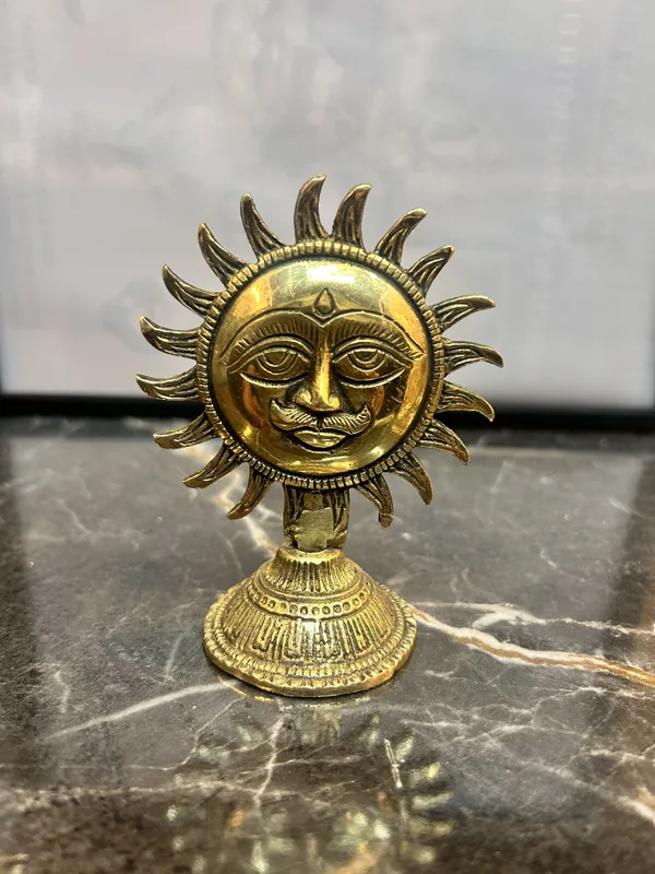 Brass_Decorative_Sun_Face_Tabletop_Figurine