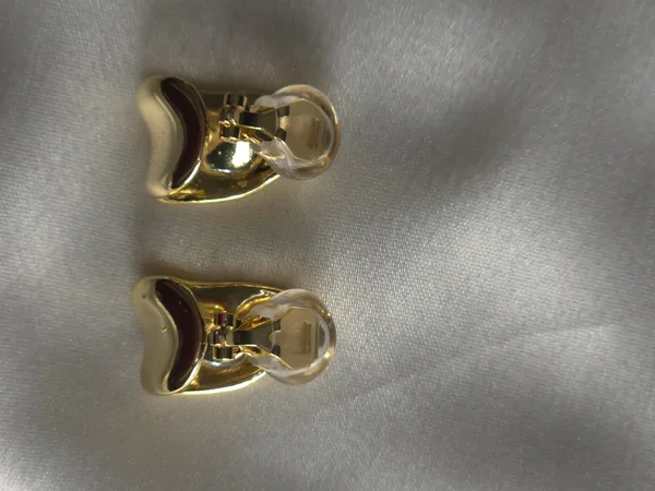 Meltform_Sculpt_Stud_Clip_on_Earrings