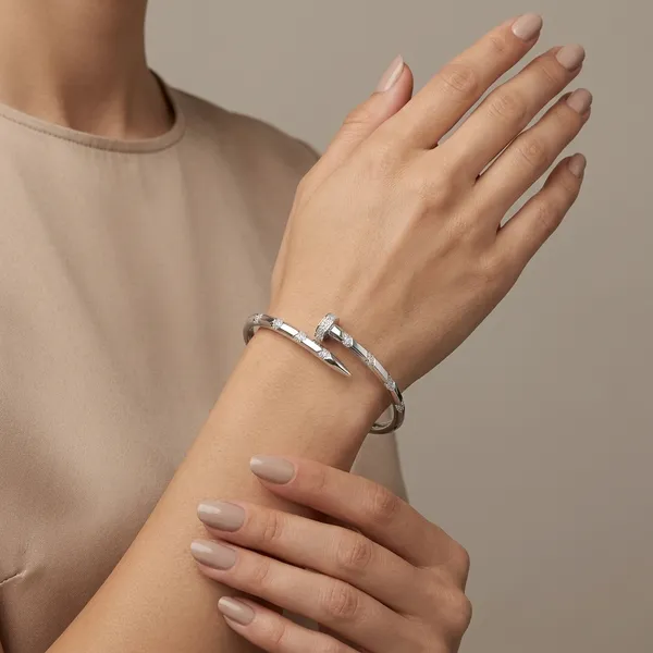 Nail_of_Grace_Crystal_Bracelet