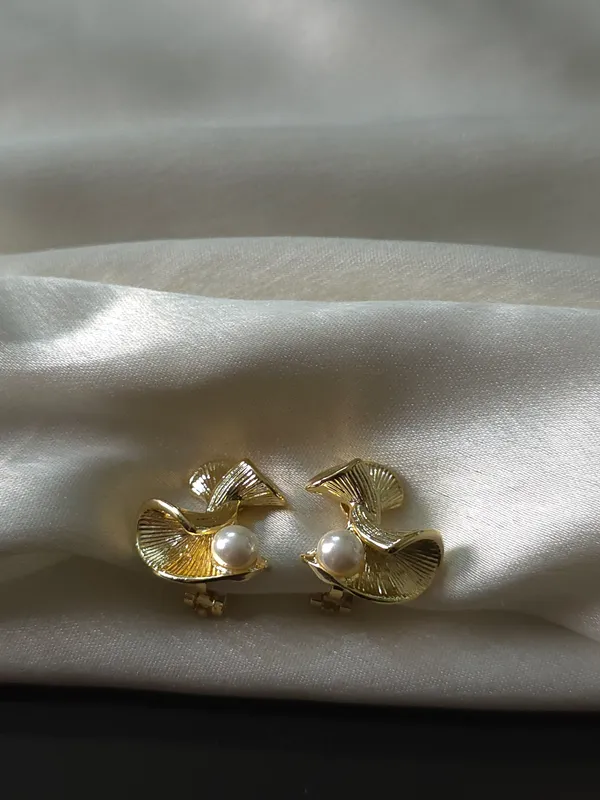 Aurielle_Pearl_Drop_Earrings