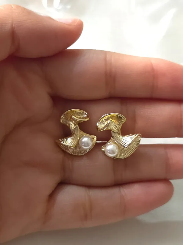 Aurielle_Pearl_Drop_Earrings