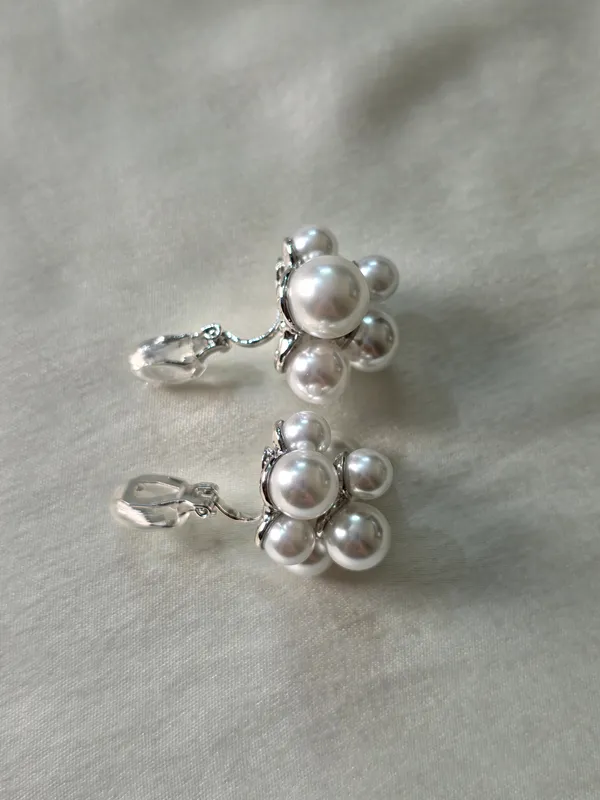 Noor_Pearl_Cluster_Clip_On_Earrings