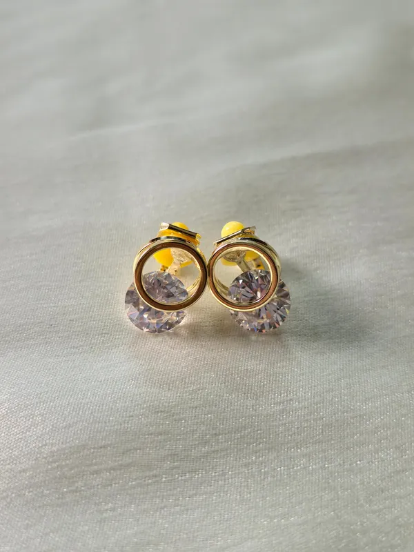 Prism_Solitaire_Stud_Clip_On_Earrings