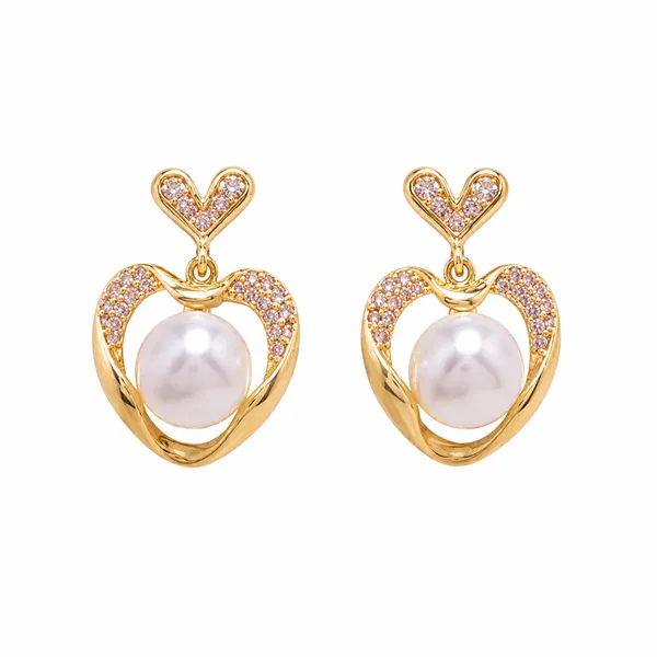 Amora_Pearl_Heart_Earrings