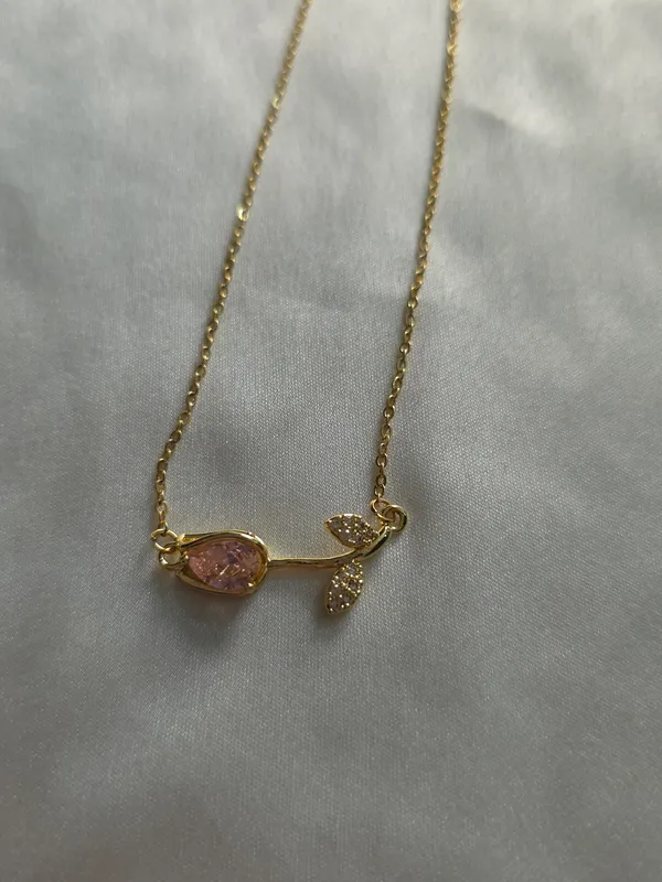 Aabha_Blush_Leaf_Necklace