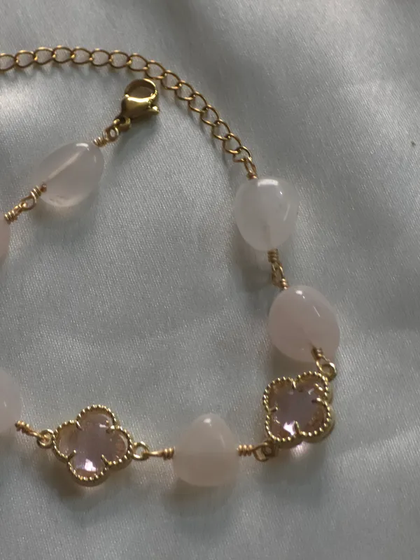 RosÃ©_Clover_Charm_Bracelet