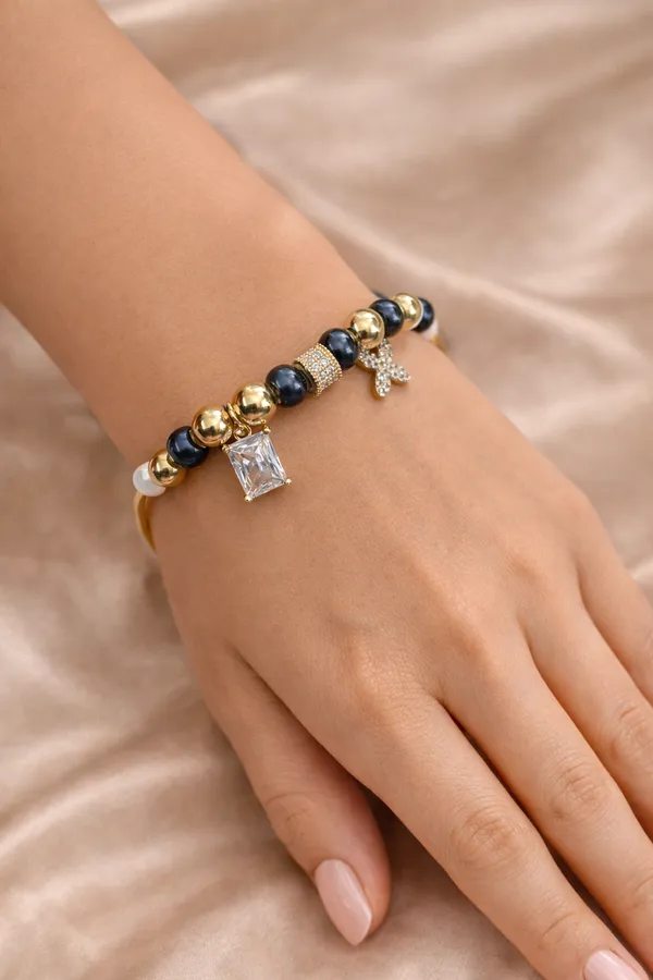 Ashaarya_Midnight_Clover_Charm_Bracelet