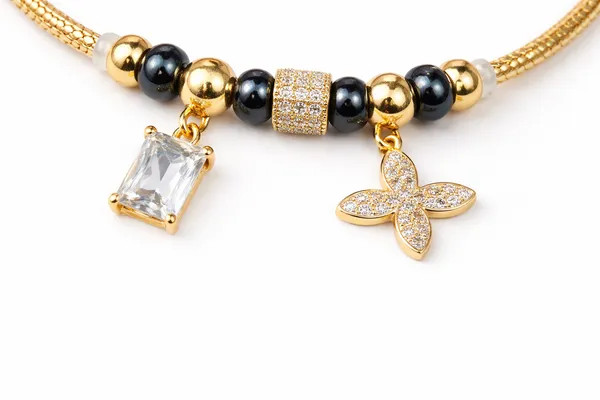 Ashaarya_Midnight_Clover_Charm_Bracelet