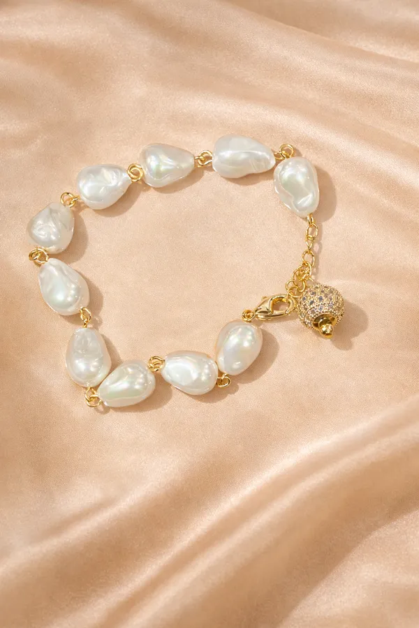 Ashaarya_LumiÃ¨re_Baroque_Pearl_Bracelet