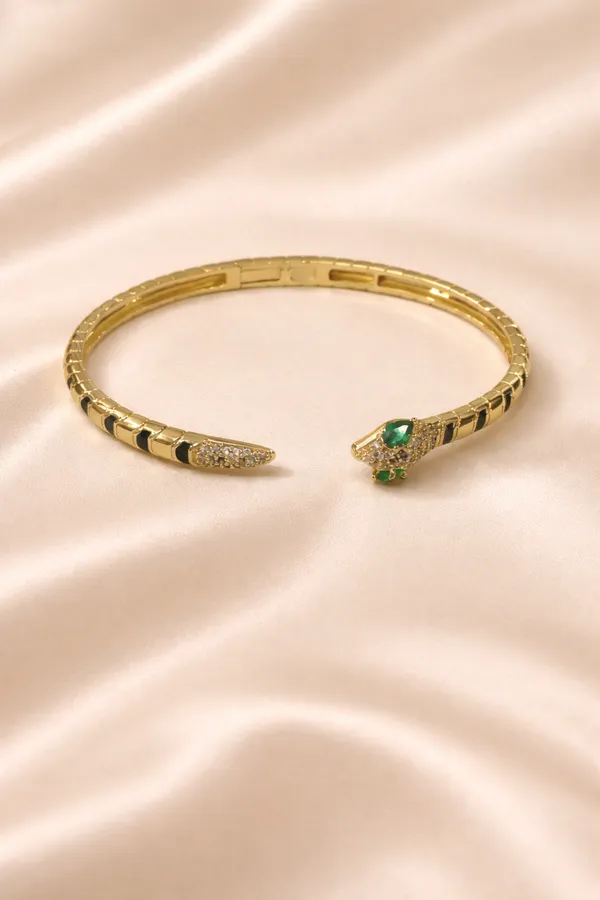 Ashaarya_Serpentine_Royale_Bracelet
