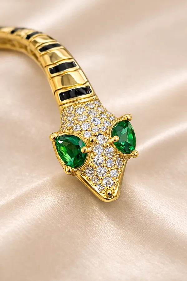 Ashaarya_Serpentine_Royale_Bracelet