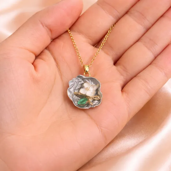 Blossom_Shell_Serenity_Necklace