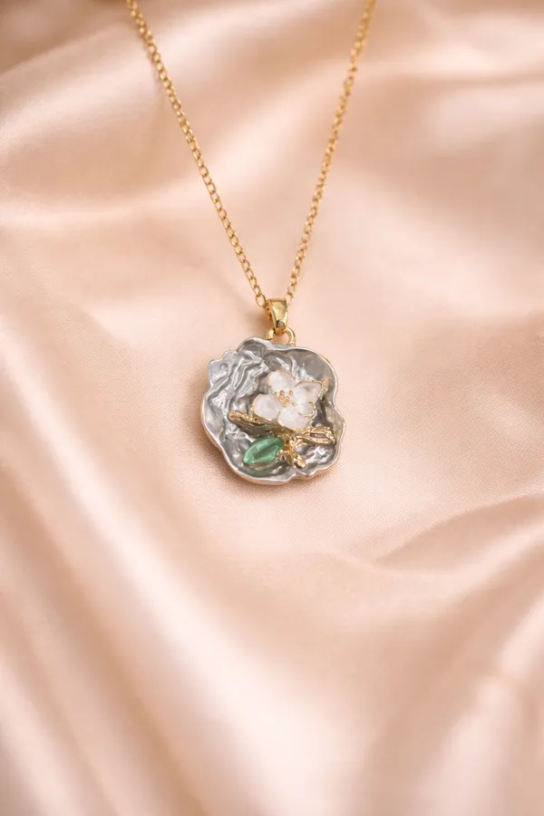 Blossom_Shell_Serenity_Necklace