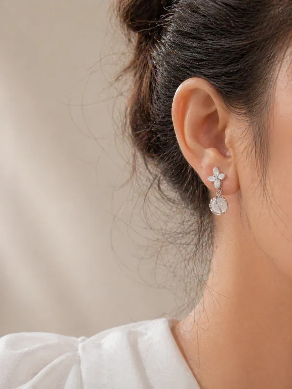 Noctra_Star_Clip-On_Earrings