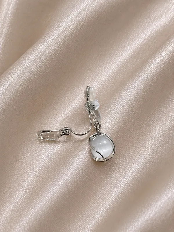 Noctra_Star_Clip-On_Earrings