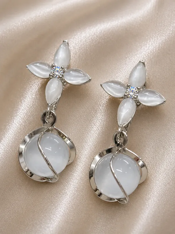 Noctra_Star_Clip-On_Earrings