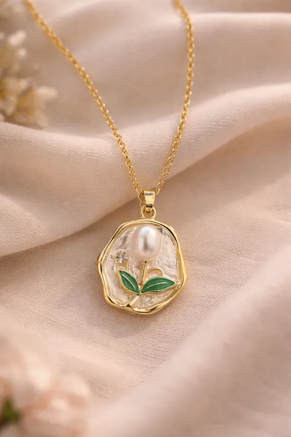 Pearl_Frame_Necklace