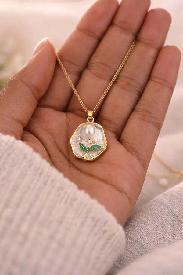 Pearl_Frame_Necklace