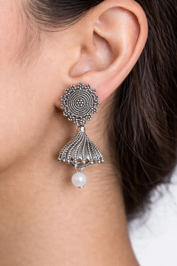 Floral_Sunburst_Fluted_Bell_Earrings_With_Pearl