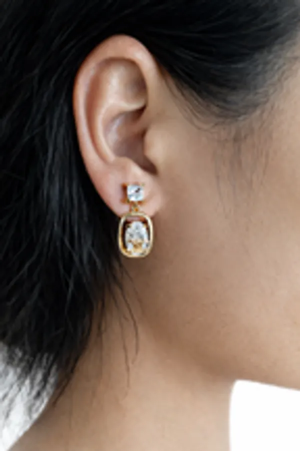 Royal_Oval_Solitaire_Pendant_Earrings_Set