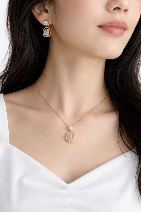 Royal_Oval_Solitaire_Pendant_Earrings_Set