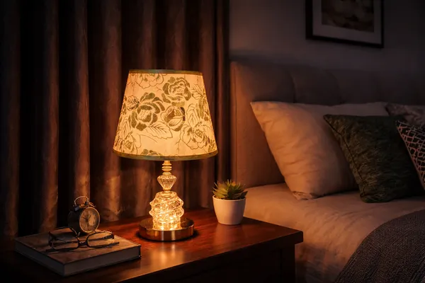 Crystal_Base_Table_Lamp_With_Rose_Print_Shade