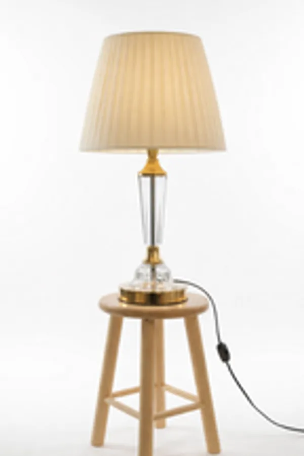 Elegant_Crystal_Stem_Table_Lamp_With_Pleated_Beige_Shade_Modern_Bedside_Light
