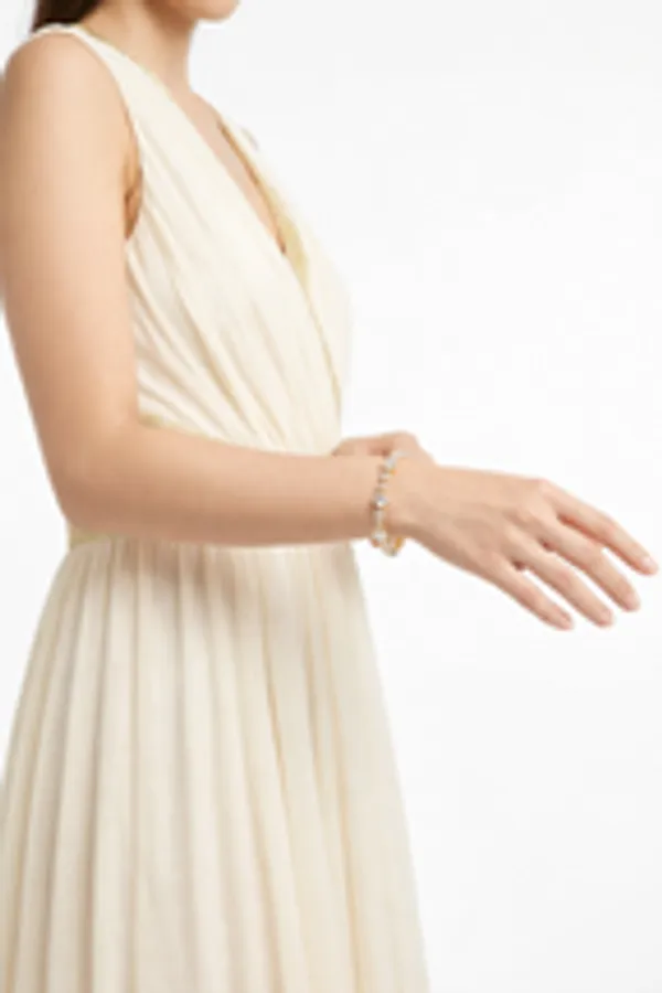 Bezel_Set_Graduated_Crystal_Gold_Tennis_Bracelet