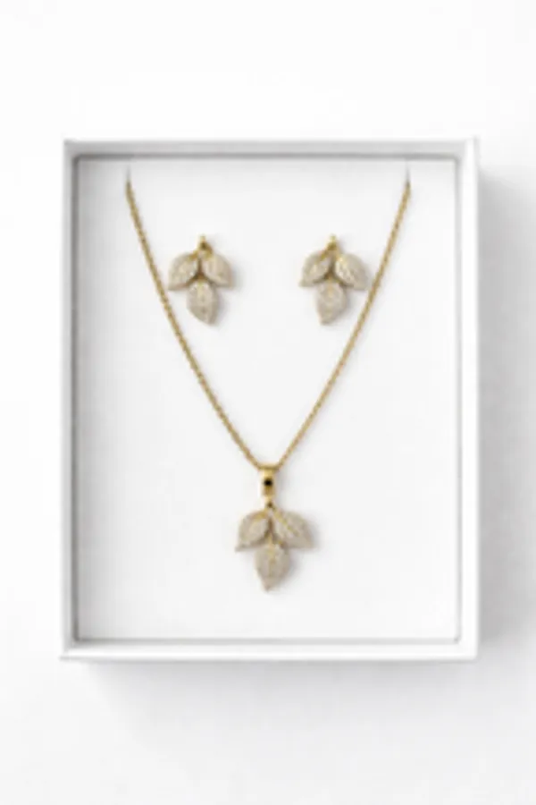 Crystal_Paved_Triple_Leaf_Gold_Jewelry_Set