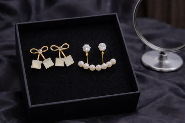 Dainty_Bow_Pearl_Bar_Earring_Set_Set_Of_2