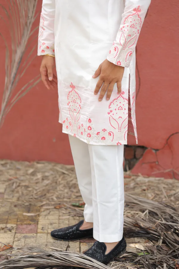 Ivory_Whisper_Crest_Jacquard_Kurta