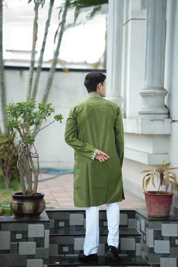 Arjun_Mehndi_Mirror_Designer_Kurta_Mehendi