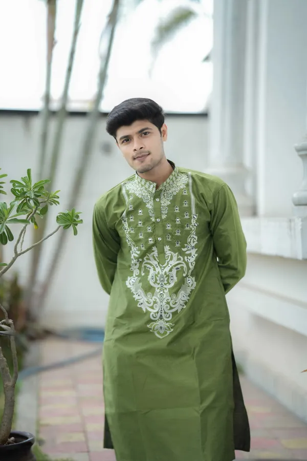 Arjun_Mehndi_Mirror_Designer_Kurta_Mehendi