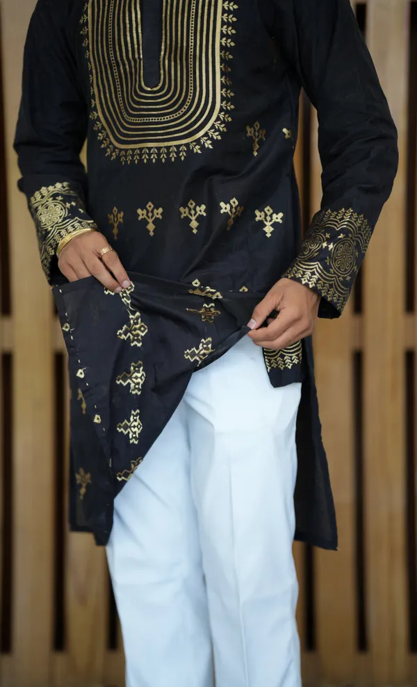 U_King_Ranvver_Neck_Jacquard_Kurta_Black_Cottan_Silk