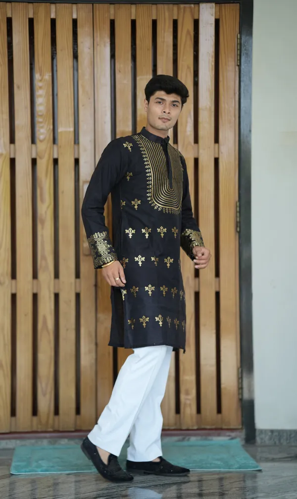 U_King_Ranvver_Neck_Jacquard_Kurta_Black_Cottan_Silk
