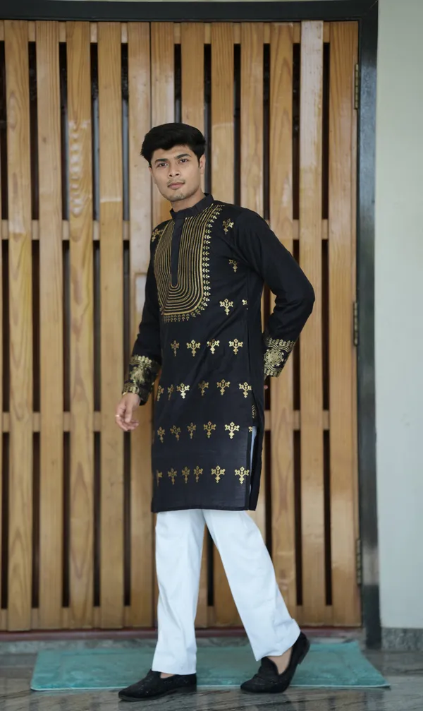 U_King_Ranvver_Neck_Jacquard_Kurta_Black_Cottan_Silk