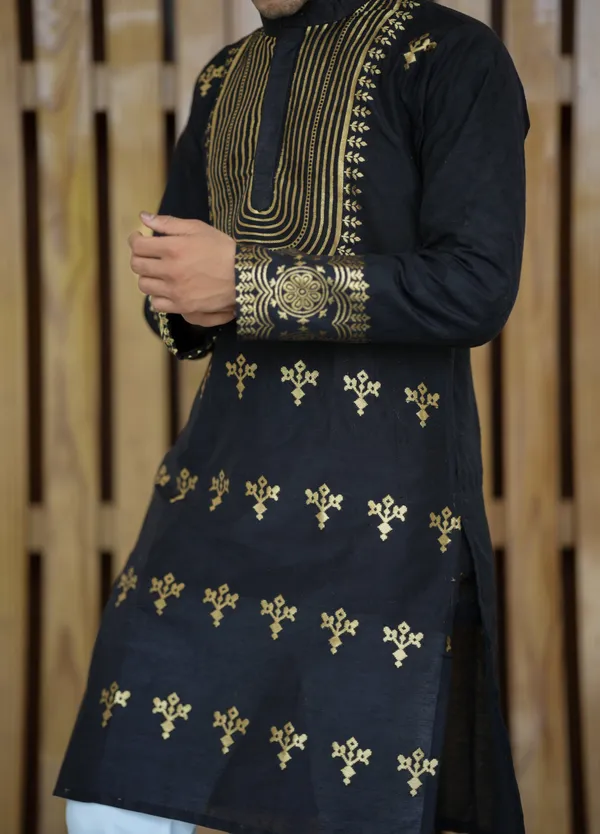 U_King_Ranvver_Neck_Jacquard_Kurta_Black_Cottan_Silk