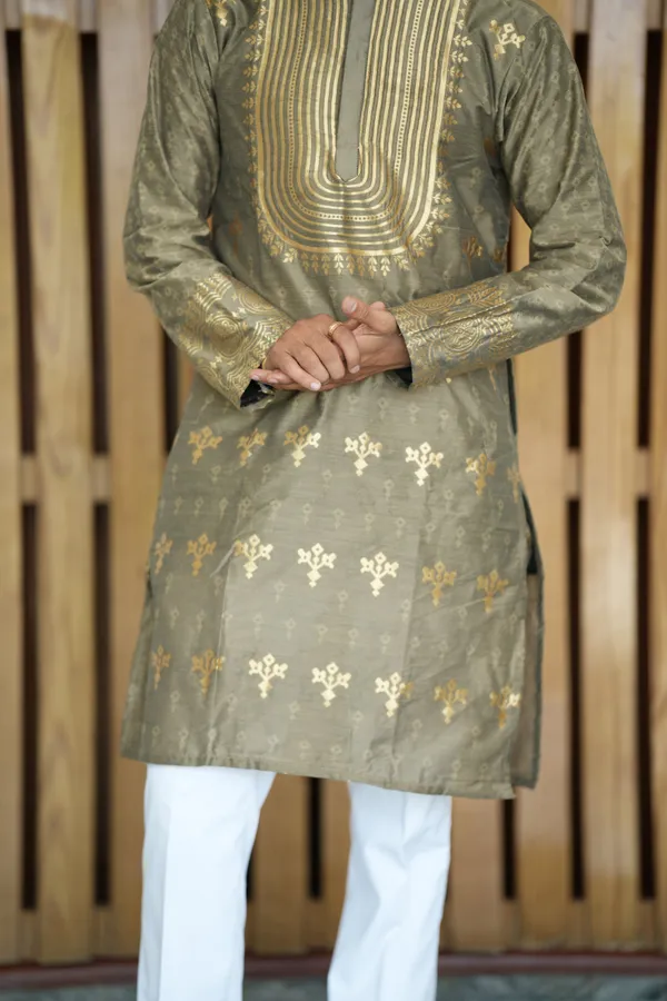 U_King_Ranvver_Neck_Jacquard_Kurta_Beige_Cottan_Silk