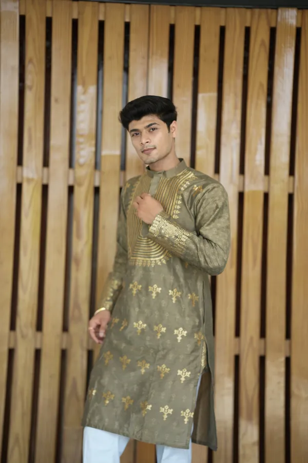 U_King_Ranvver_Neck_Jacquard_Kurta_Beige_Cottan_Silk