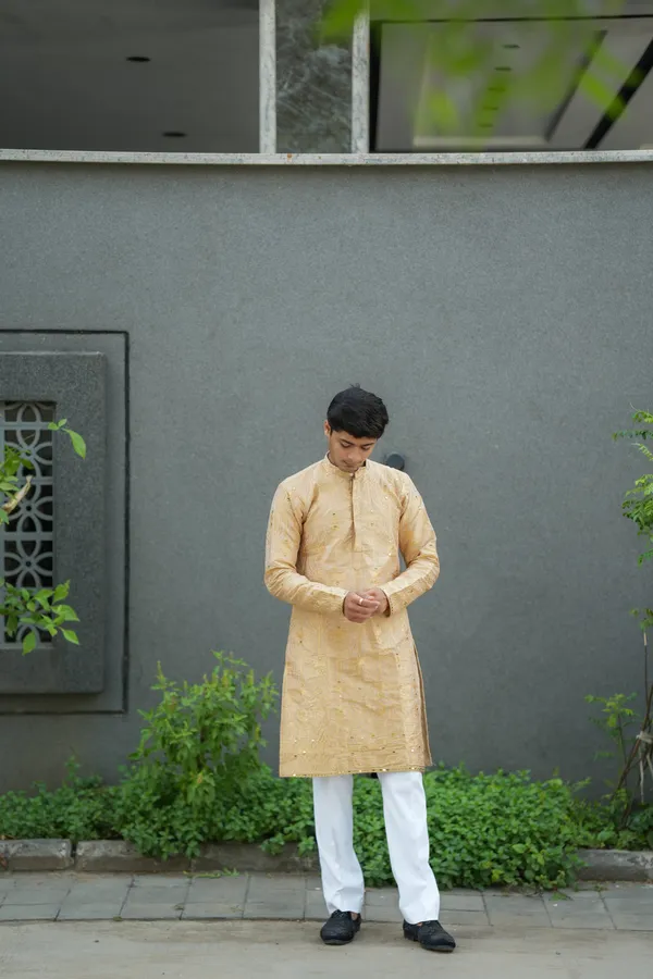 Laxmi_Jacquard_Mirror_Kurta_Beige