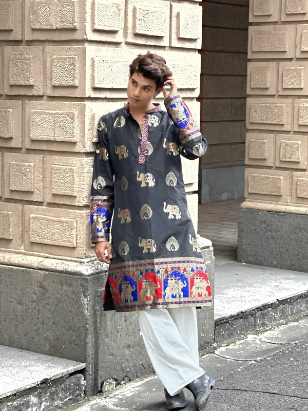 Morr_Htahi_Tevis_Vibrant_Trndy_Jacquard_Premium_Kurta_Black_Cottan_Silk